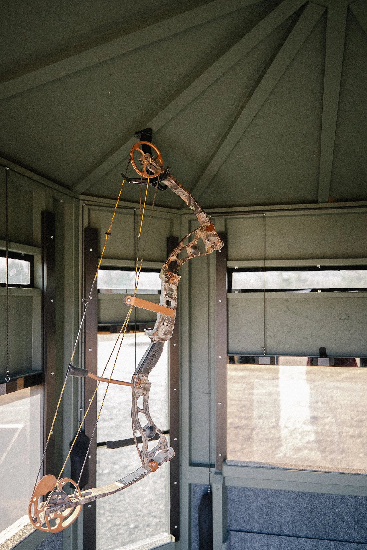 Bow Hanger - image 2